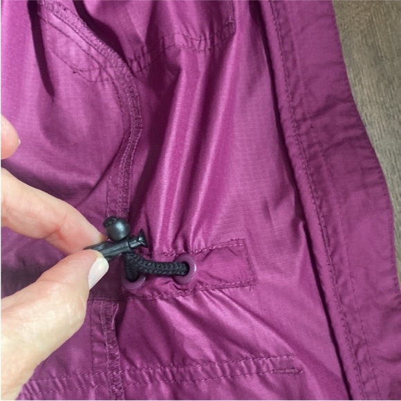 Mountain Hardware Women’s Jacket Raincoat Hooded size XS - Picture 10 of 14